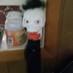 Meet your Posher, Kenneth